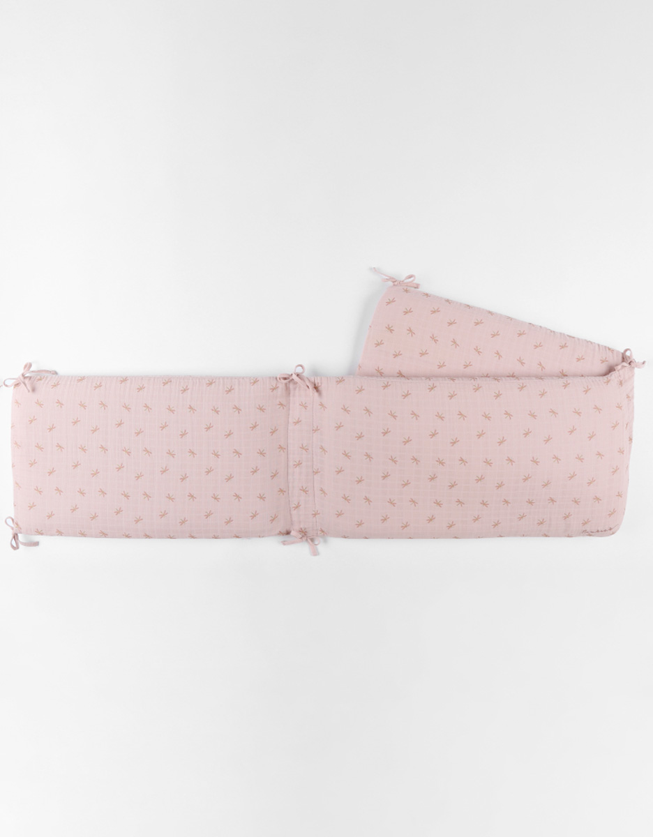 Breathable bed bumper with dragonflies, muslin