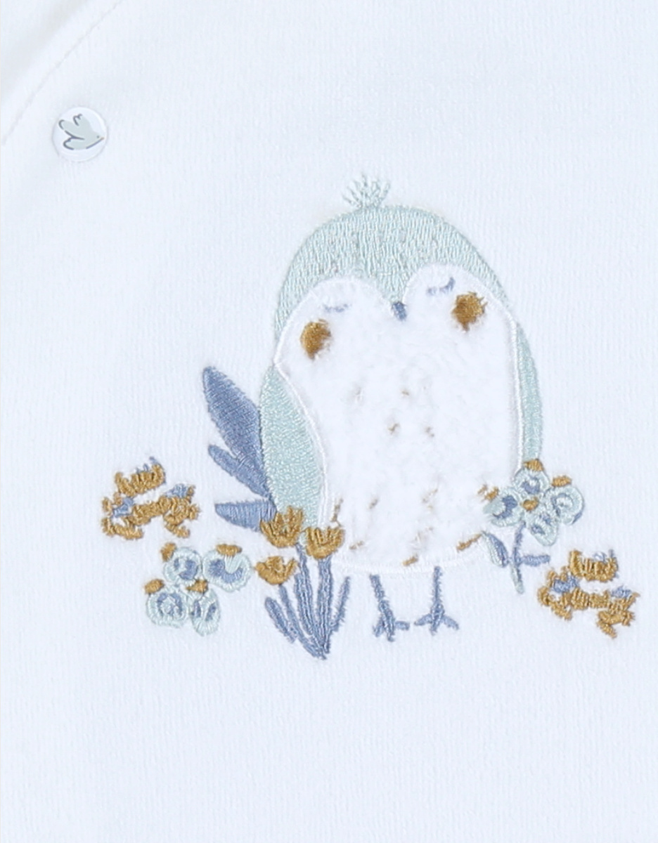 Baby pyjama van witte velours met vogelborduursel

