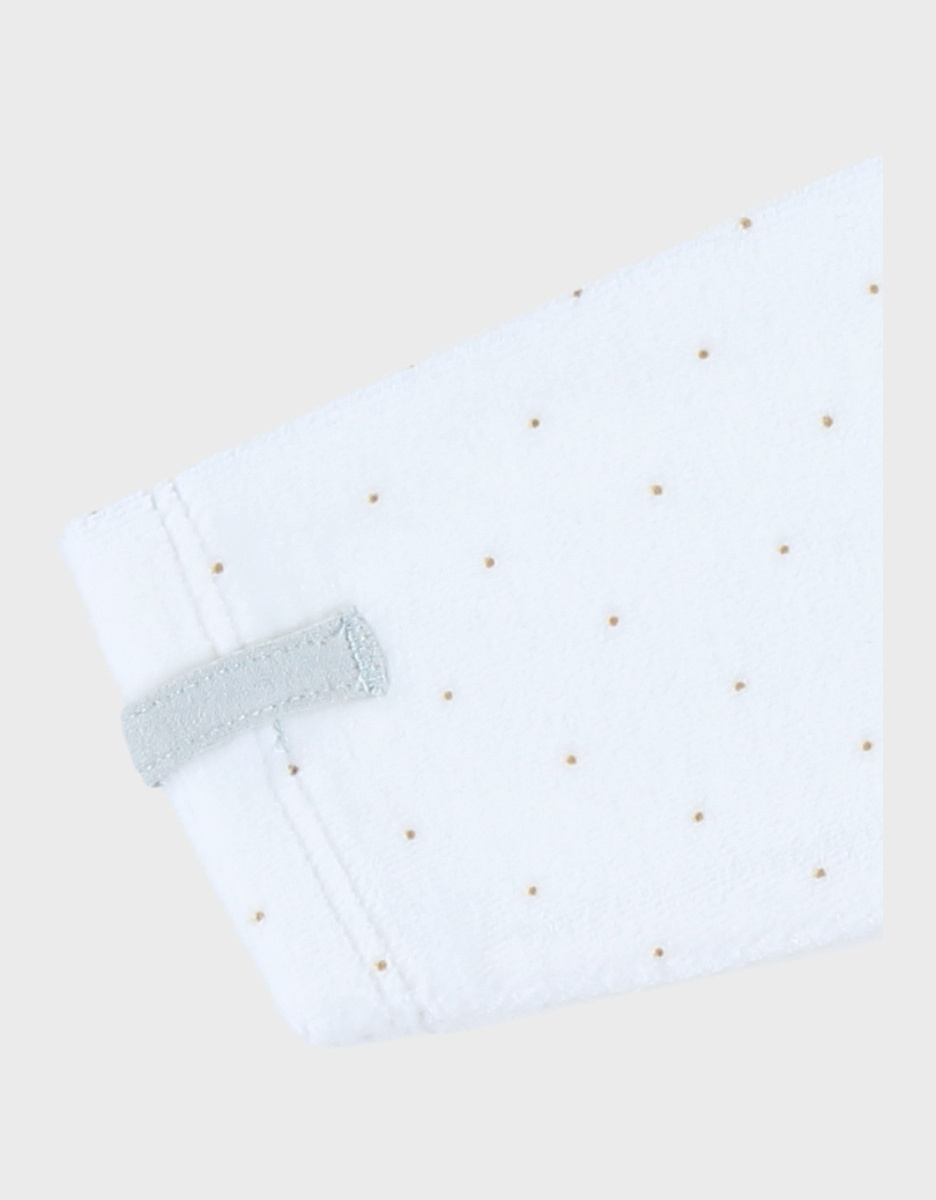 Baby pyjama van witte velours met vogelborduursel
