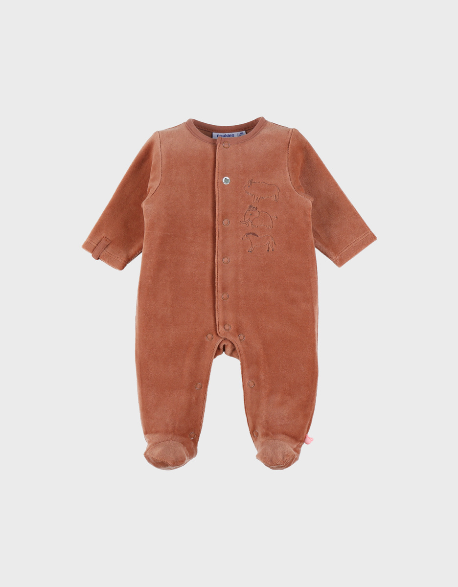 Roestkleurige babypyjama met dierenborduursel in fluweel
