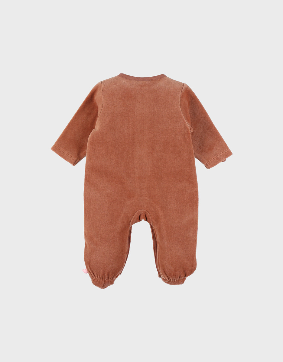 Roestkleurige babypyjama met dierenborduursel in fluweel
