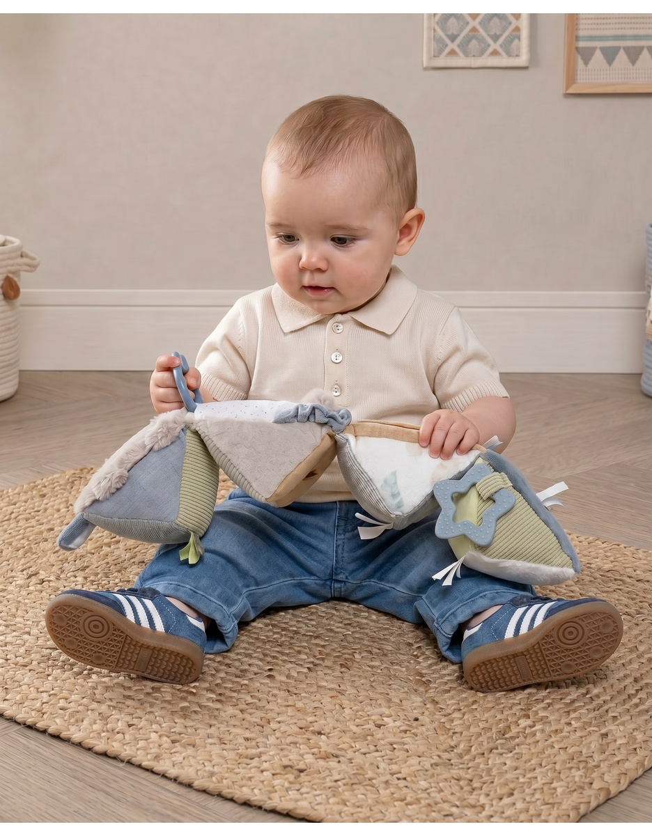 Folding activity cube