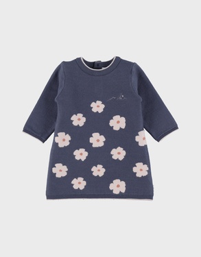 Robe en tricot bleu avec fleurs en tricot