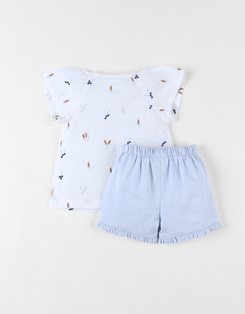 Set met geborduurde bloemenblouse + short, ecru/lichtblauw