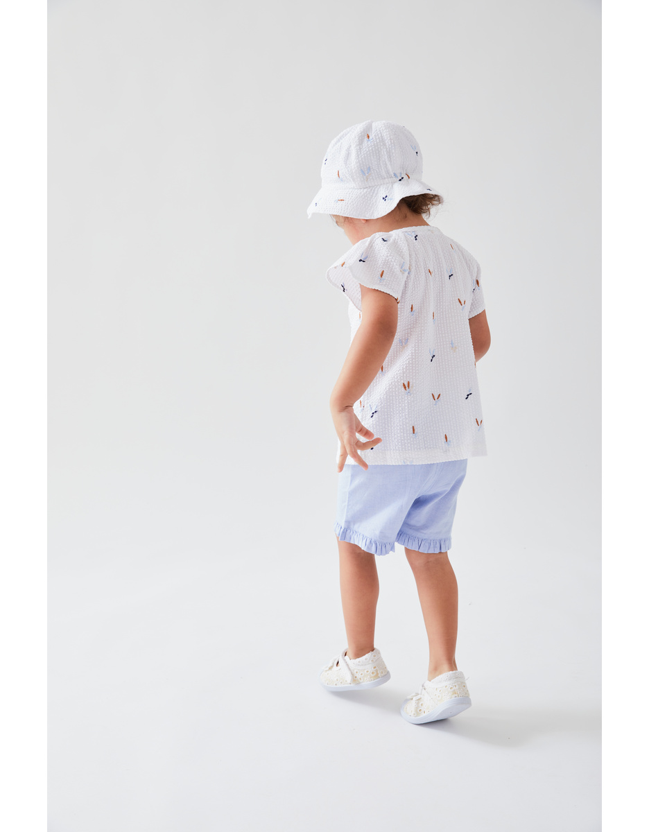 Set met geborduurde bloemenblouse + short, ecru/lichtblauw