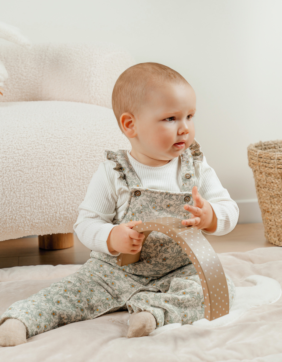 Dungarees and t-shirt set in jersey with floral pattern