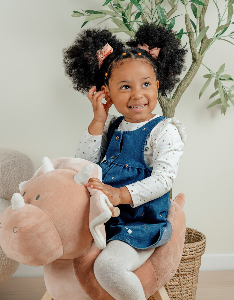 Set denim salopette blauw en wit T-shirt
