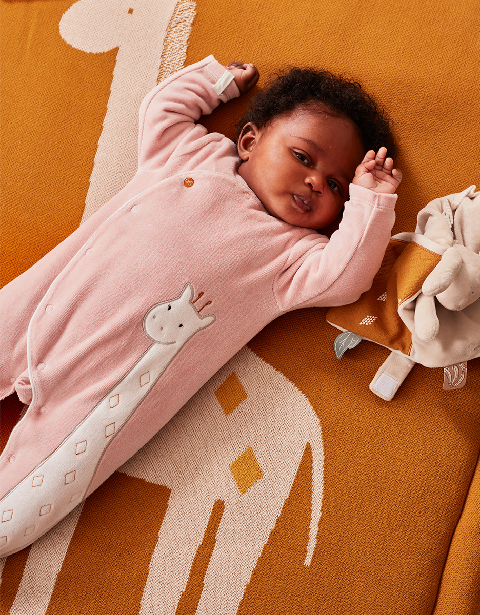 Fluwelen giraf pyjama, roos